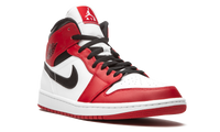 Air Jordan 1 Mid Chicago 2020 554724 173